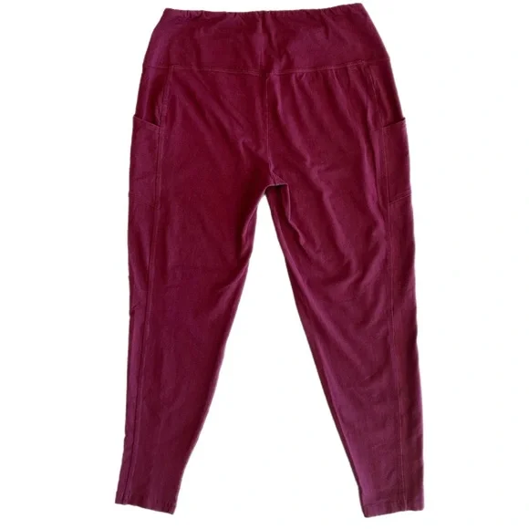 Zenana Outfitters Women's Pocket Leggings in Berry Plum - Picture 4 of 5